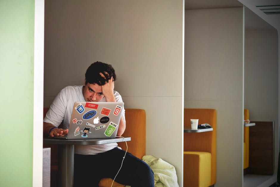 Illustration of a person feeling nervous during a job interview, but using techniques to manage their nerves and build confidence.